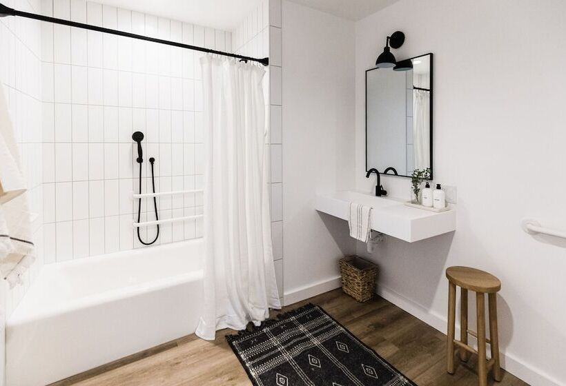 فندق على الطريق Wonderstone At Glacier