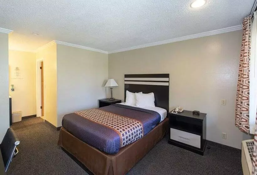 Surf Motel And Gardens