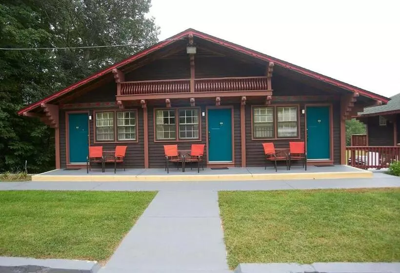 Swiss Chalets Village Inn
