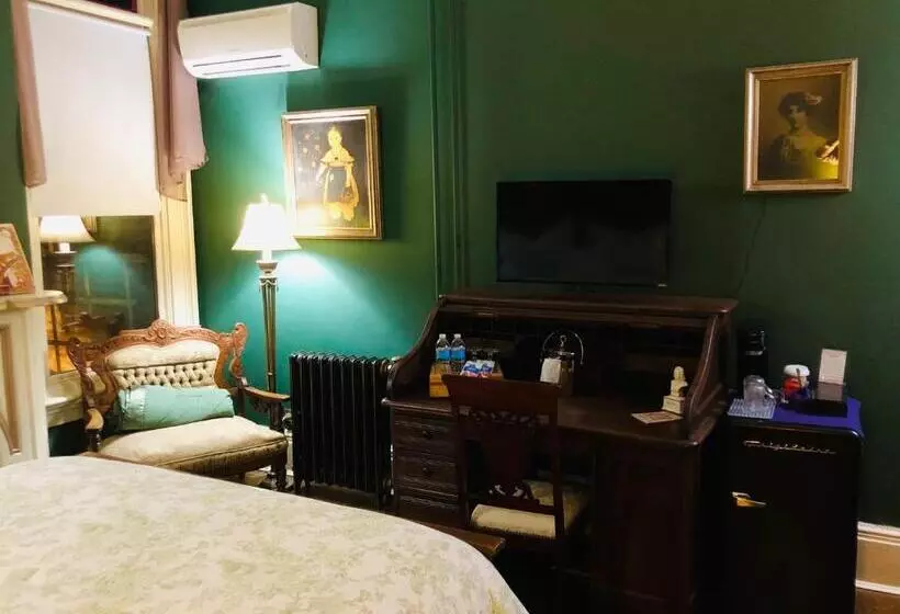 Symphony Hotel & Restaurant