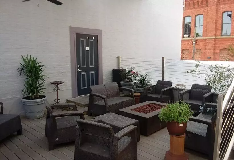 Symphony Hotel & Restaurant