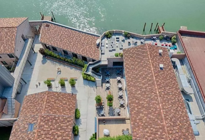 Hotelli NH Collection Murano Villa