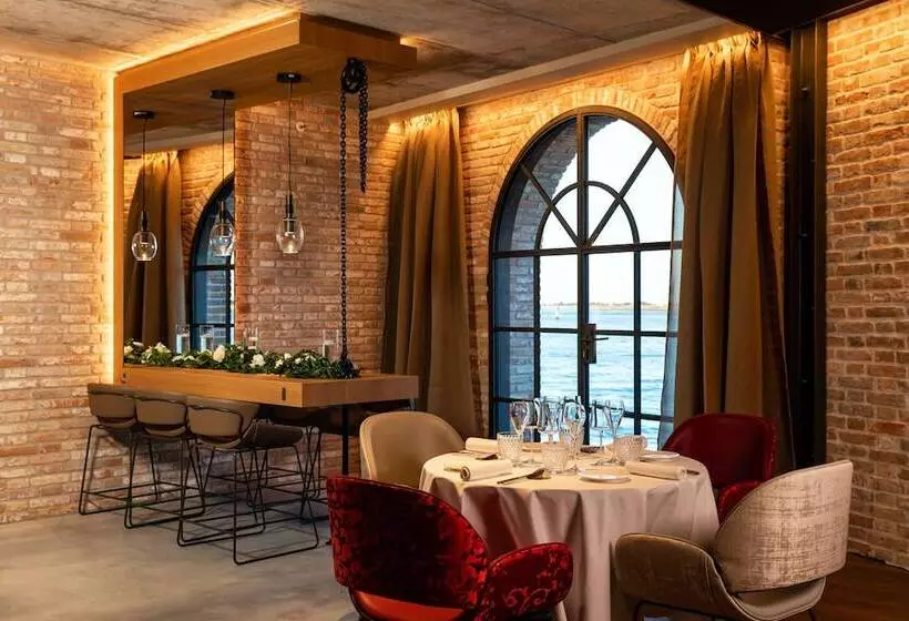 Hotelli NH Collection Murano Villa