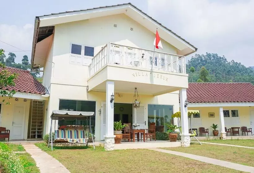Hotelli Villa Jeruk By Oyo Rooms