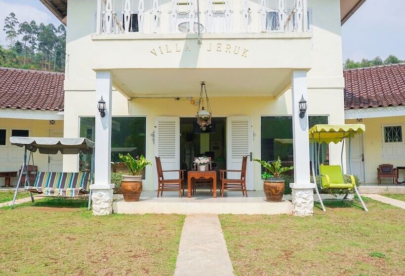 فندق Villa Jeruk By Oyo Rooms