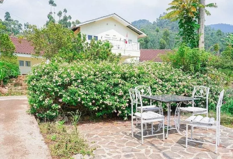 Hotelli Villa Jeruk By Oyo Rooms