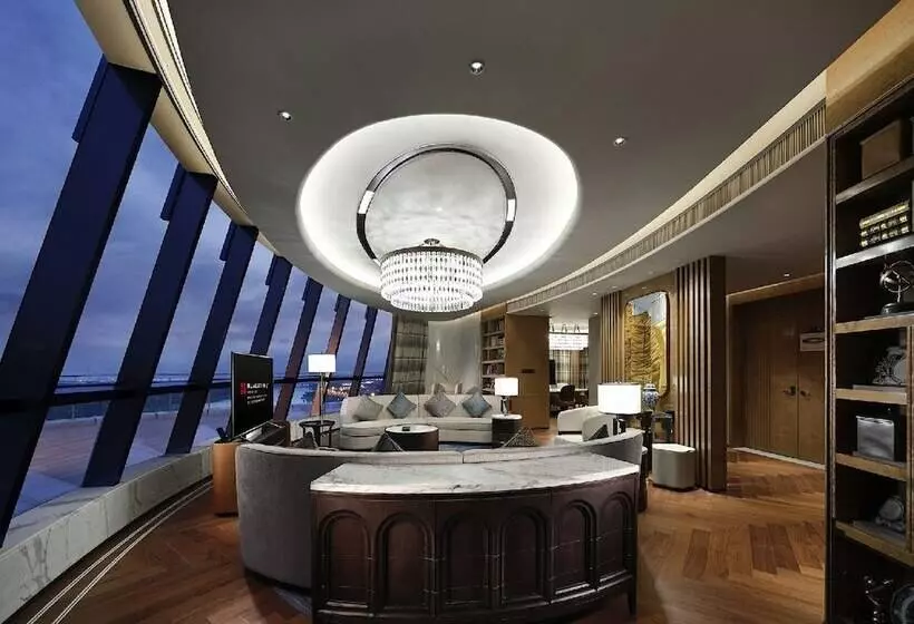 Hotelli Hualuxe Nanjing Yangtze River