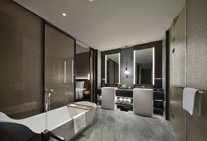 Hotelli Hualuxe Nanjing Yangtze River