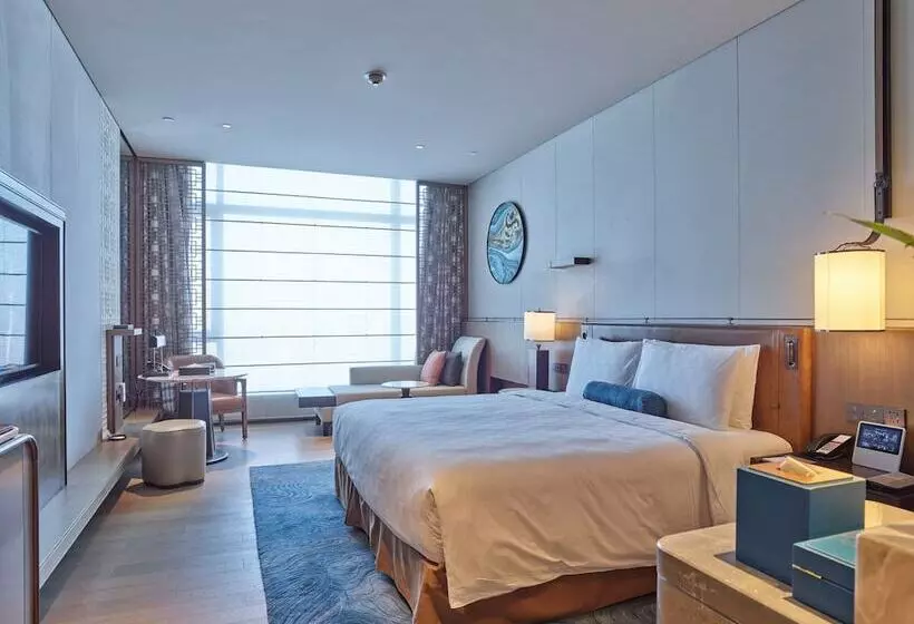 Hotelli Hualuxe Nanjing Yangtze River