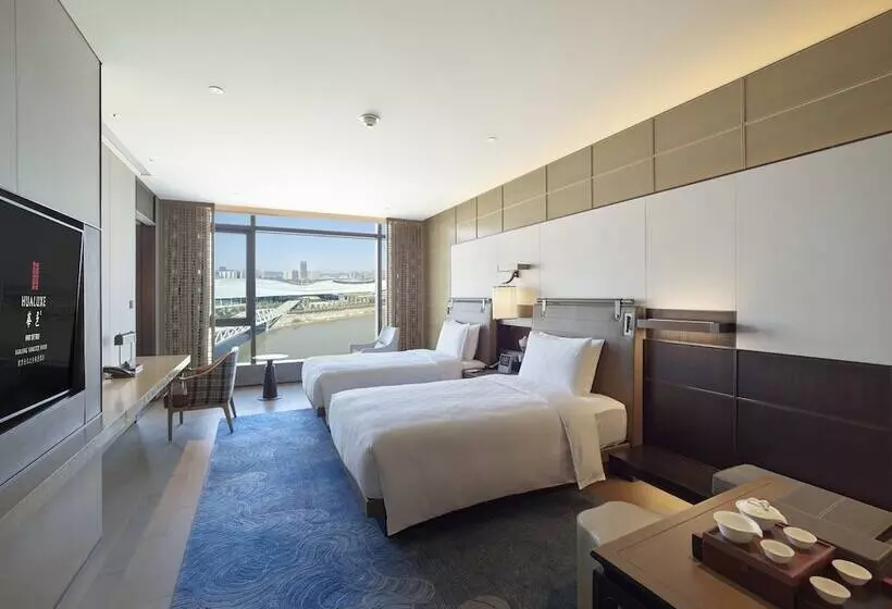 Hotelli Hualuxe Nanjing Yangtze River