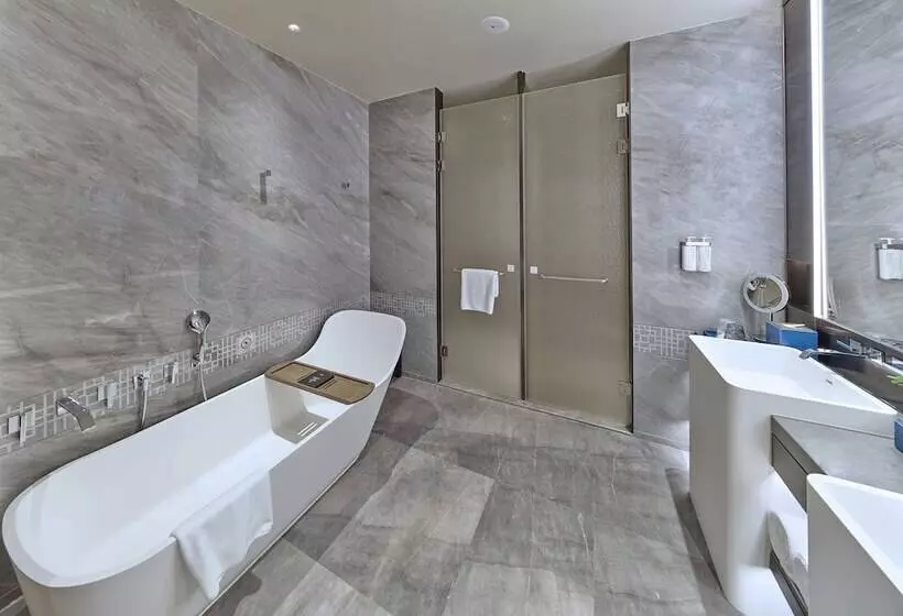 Hotelli Hualuxe Nanjing Yangtze River