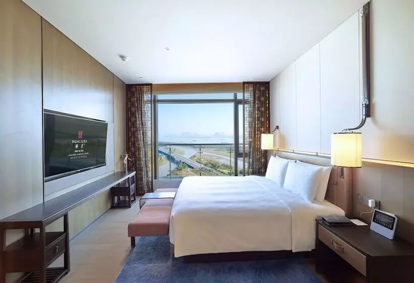 Hotelli Hualuxe Nanjing Yangtze River