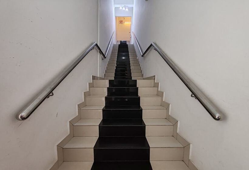 בית מלון כפרי Kuang Hua Sitiawan Near To