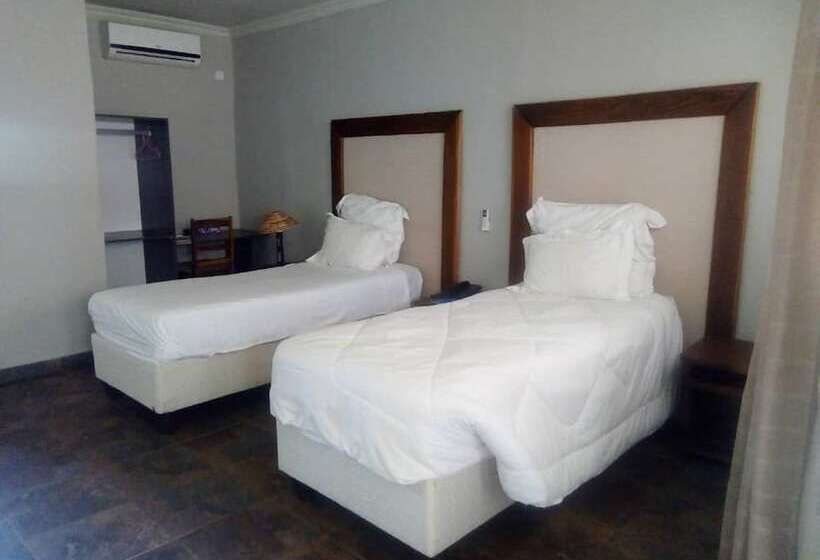 هتل Pakali Lodges