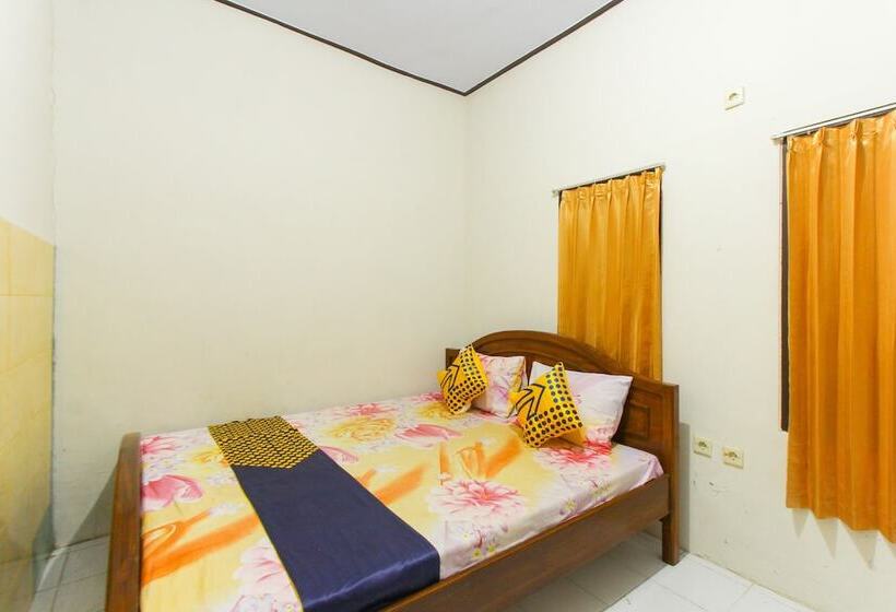 هتل Spot On 1842 Cevilla Bnb Residence Syariah