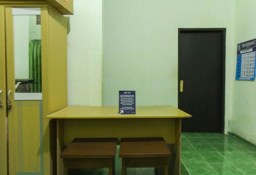 هتل Spot On 1842 Cevilla Bnb Residence Syariah