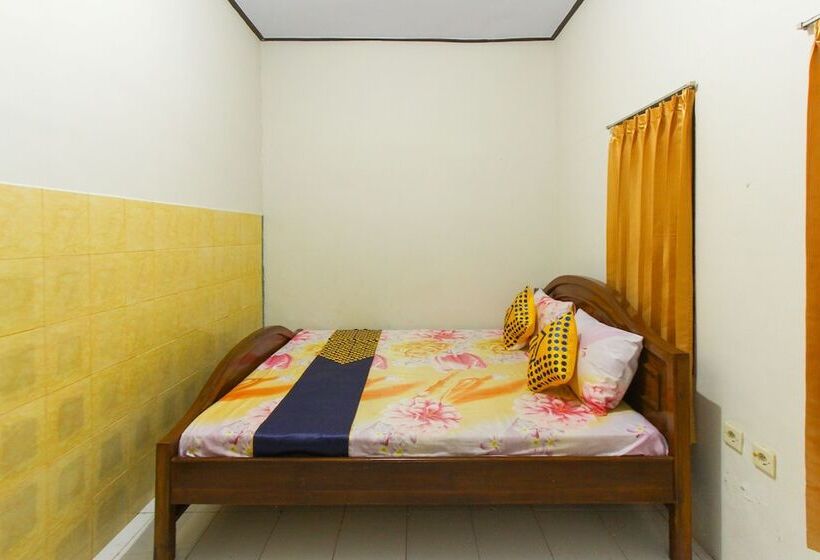 هتل Spot On 1842 Cevilla Bnb Residence Syariah