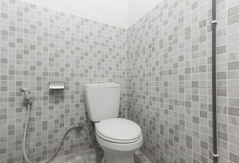 هتل Spot On 1842 Cevilla Bnb Residence Syariah