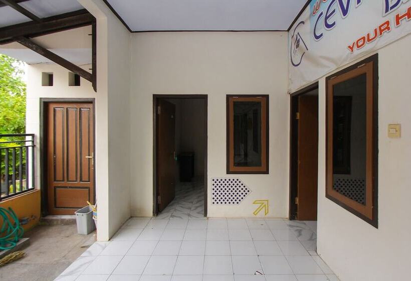 هتل Spot On 1842 Cevilla Bnb Residence Syariah