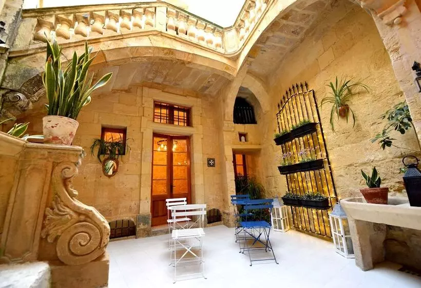 هتل The Lodge