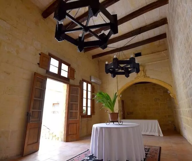 هتل The Lodge