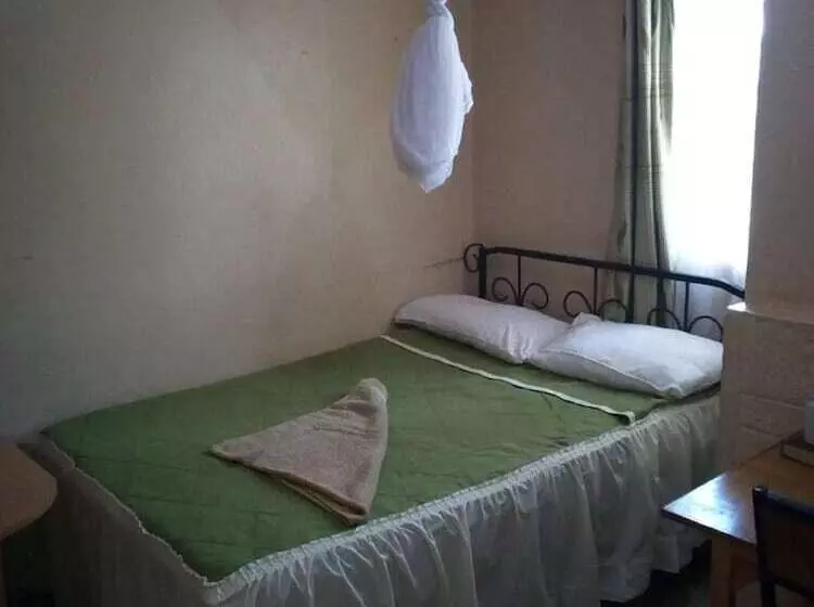 پانسیون Canan Guest House