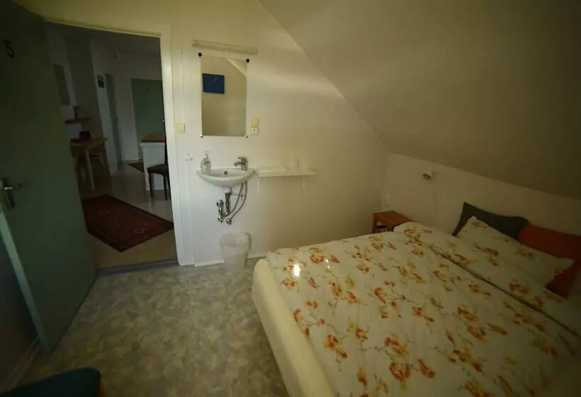 پانسیون Suður Bár Guesthouse