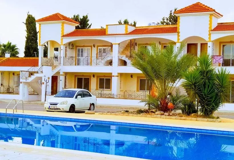 Salamina Houses