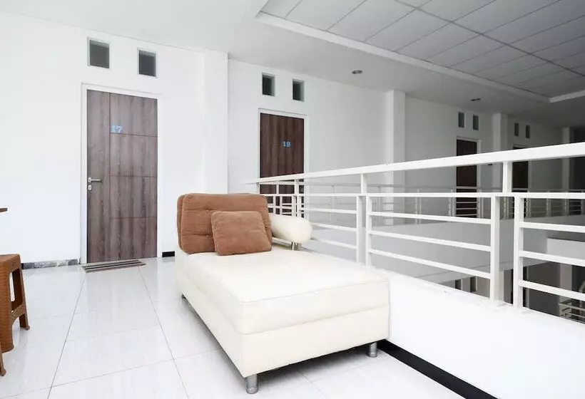 Sunshine Hostel By Oyo Rooms