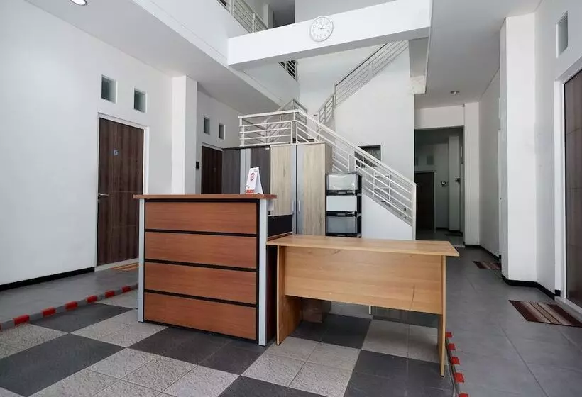 Sunshine Hostel By Oyo Rooms