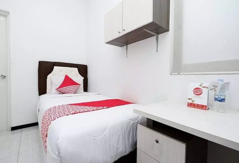 Sunshine Hostel By Oyo Rooms