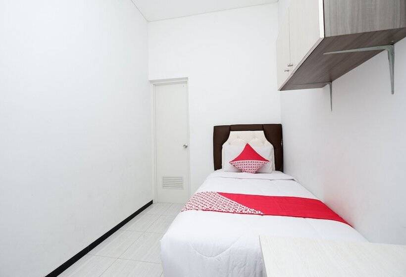 Sunshine Hostel By Oyo Rooms