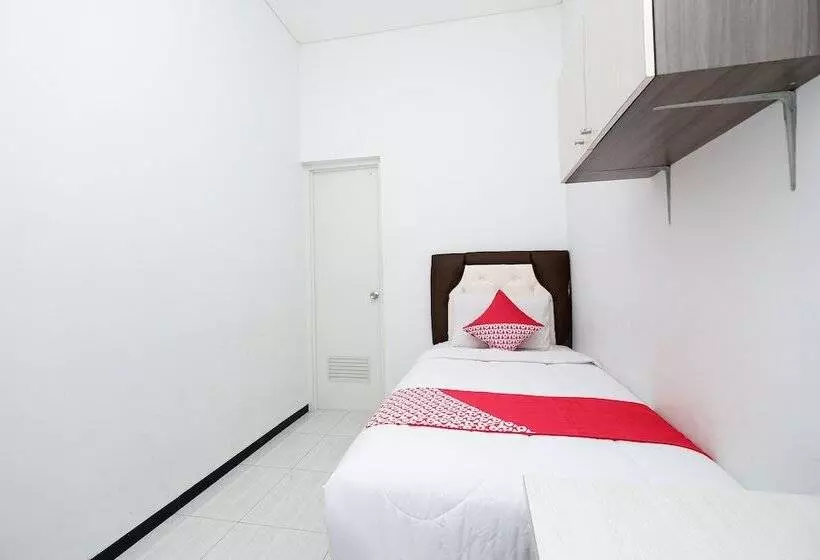 Sunshine Hostel By Oyo Rooms