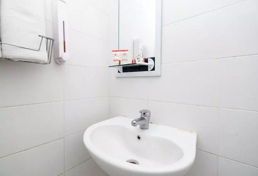 Sunshine Hostel By Oyo Rooms