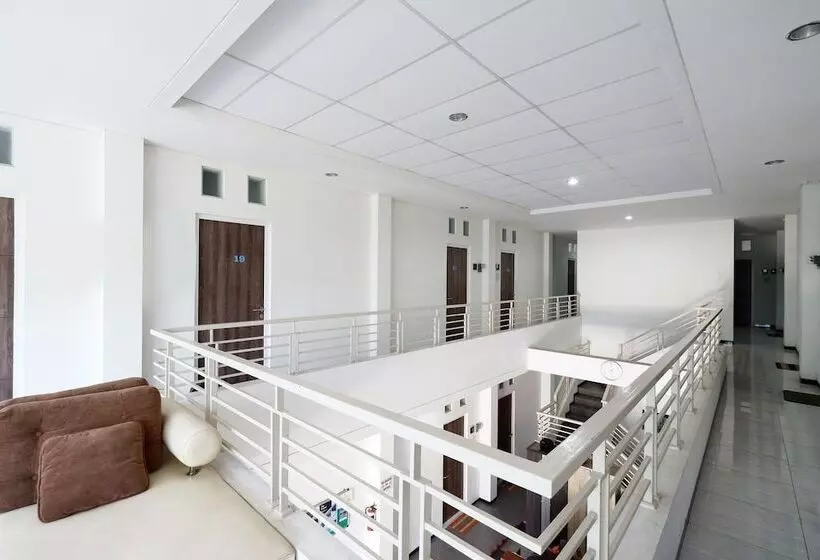 Sunshine Hostel By Oyo Rooms