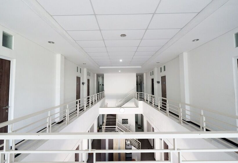 Sunshine Hostel By Oyo Rooms