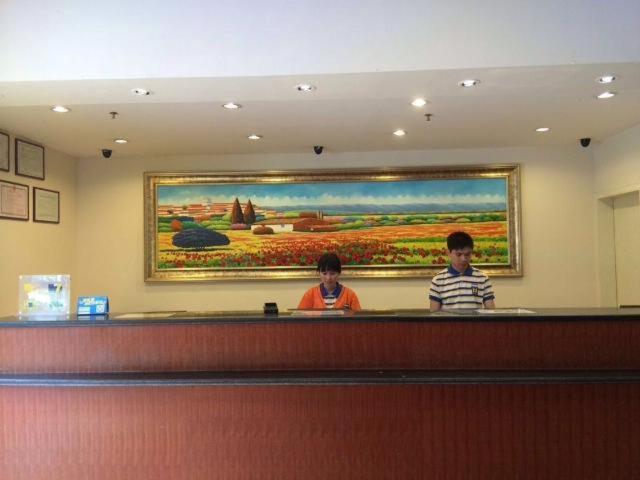 בית מלון כפרי 7days Premium Shenzhen Longhua Subway Station