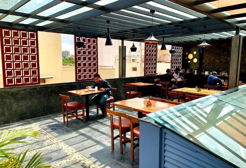 בית מלון כפרי Aura Corporate Suites At Manyata Tech Park