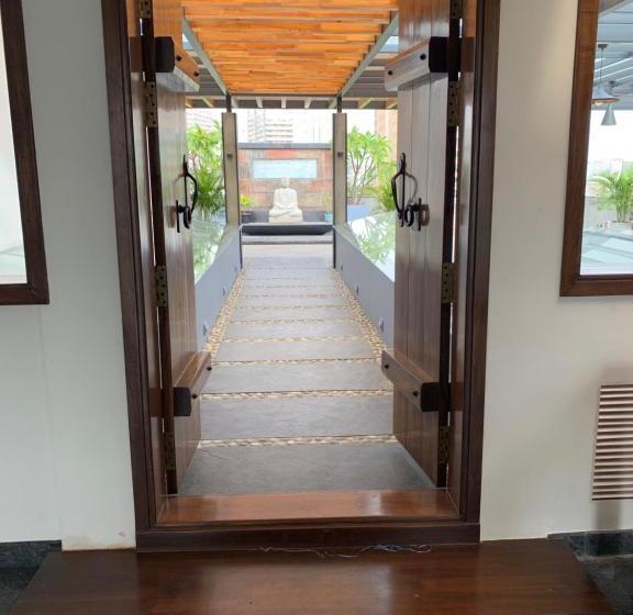 בית מלון כפרי Aura Corporate Suites At Manyata Tech Park