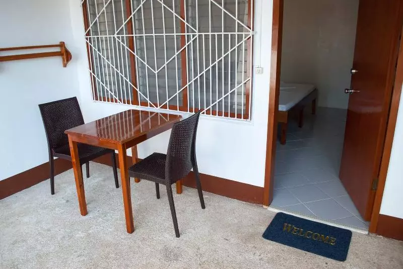 هتل Divers Lodge Moalboal