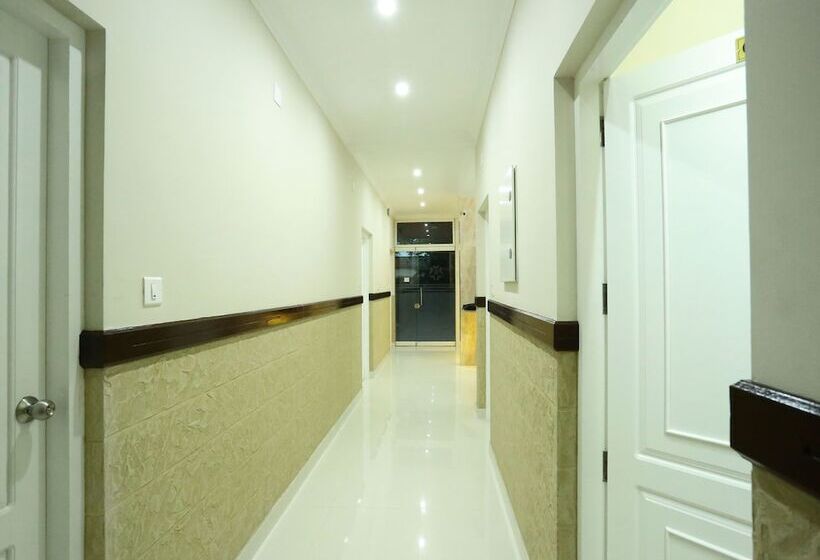 בית מלון כפרי Star Plaza By Oyo Rooms