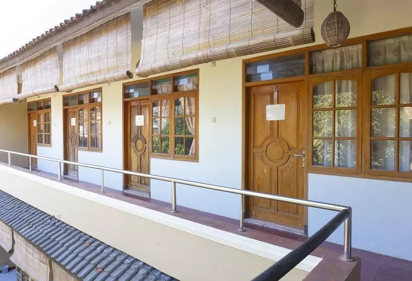 ユースホステル Cahaya Guest House By Oyo Rooms