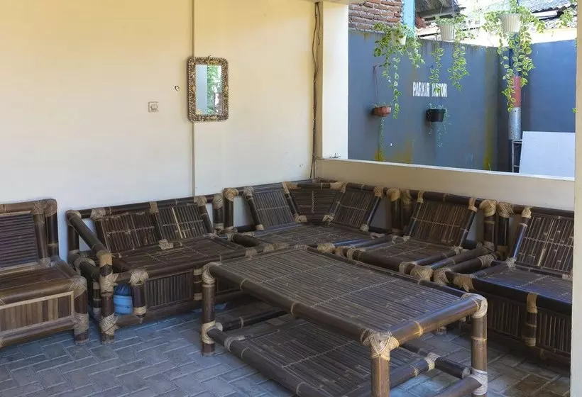 ユースホステル Cahaya Guest House By Oyo Rooms