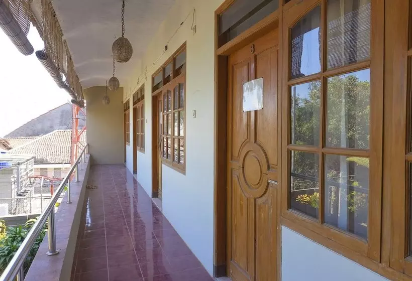 ユースホステル Cahaya Guest House By Oyo Rooms