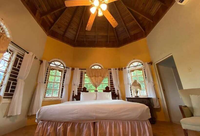 تختخواب و صبحانه Lord Royale