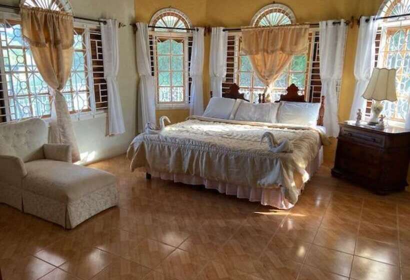 تختخواب و صبحانه Lord Royale