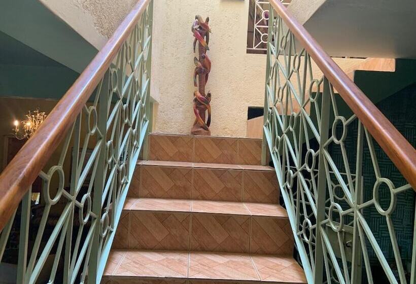 تختخواب و صبحانه Lord Royale