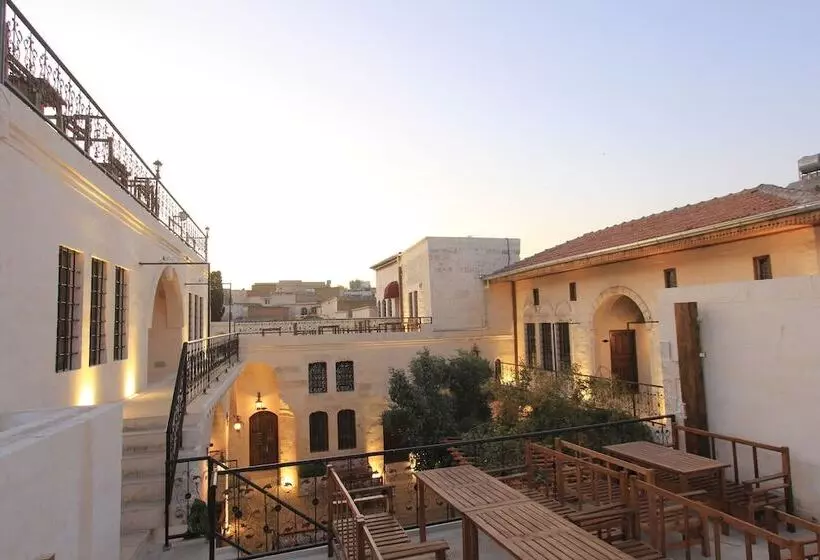 Nahrin Hotel & Art