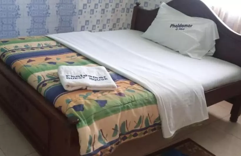 پانسیون Phaldomar Guest House