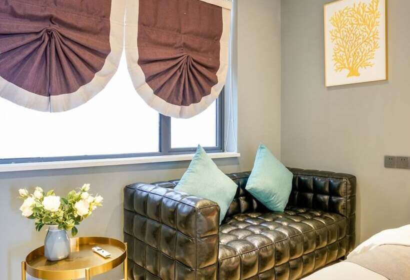 פנסיון Rock Wall